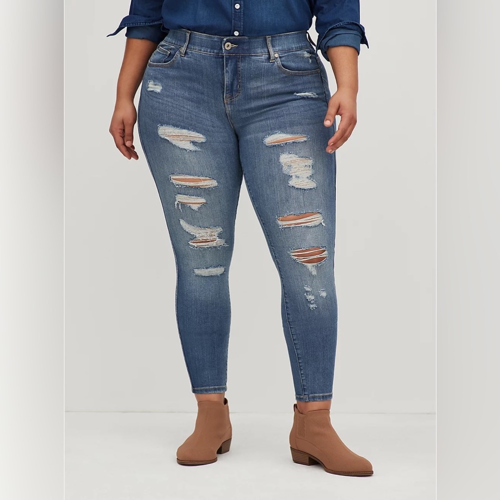 TORRID *PLUS SIZE*  SKINNY STRETCH HIGH-RISE JEAN
